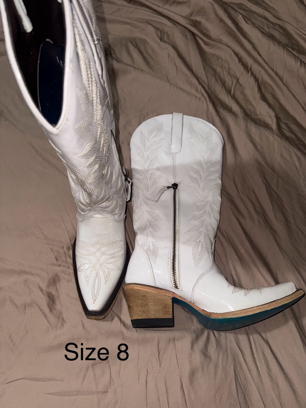 White Embroidered Western Heeled Boots with Side Zip